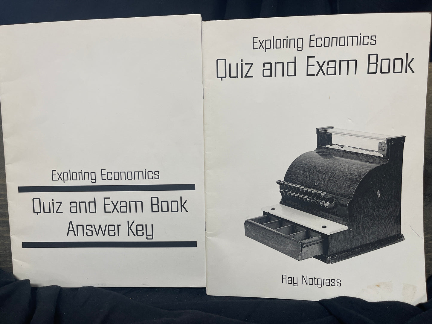 Exploring Economics quiz/key set 2009