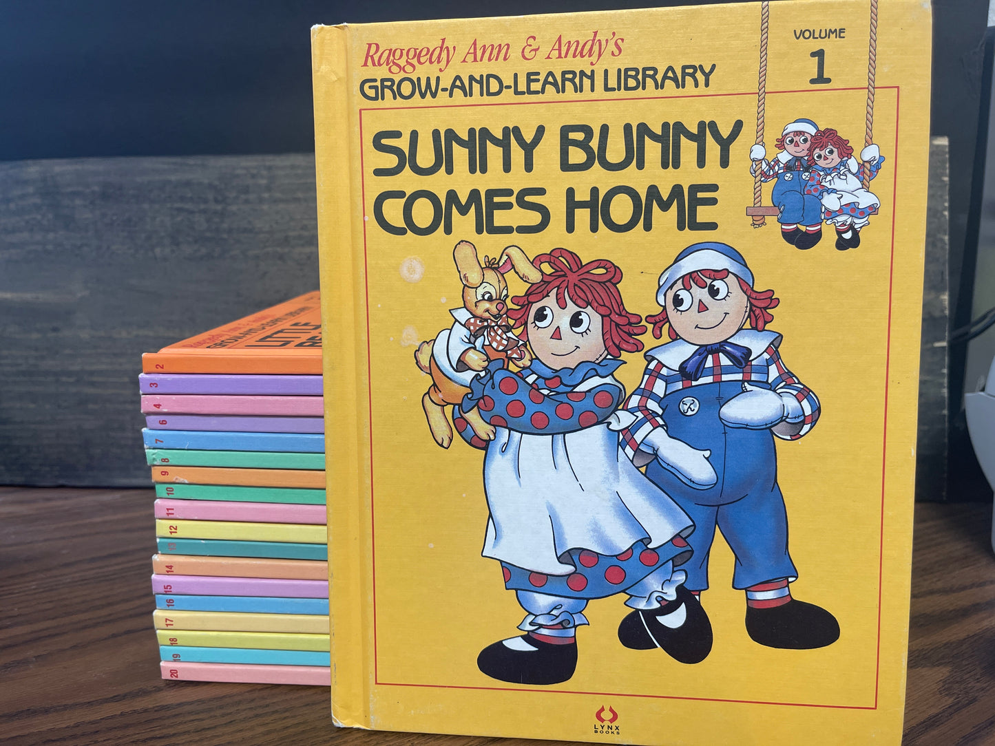 Raggedy Ann & Andy Grow-And-Learn Library with A Parent' Guide, Missing Book #5