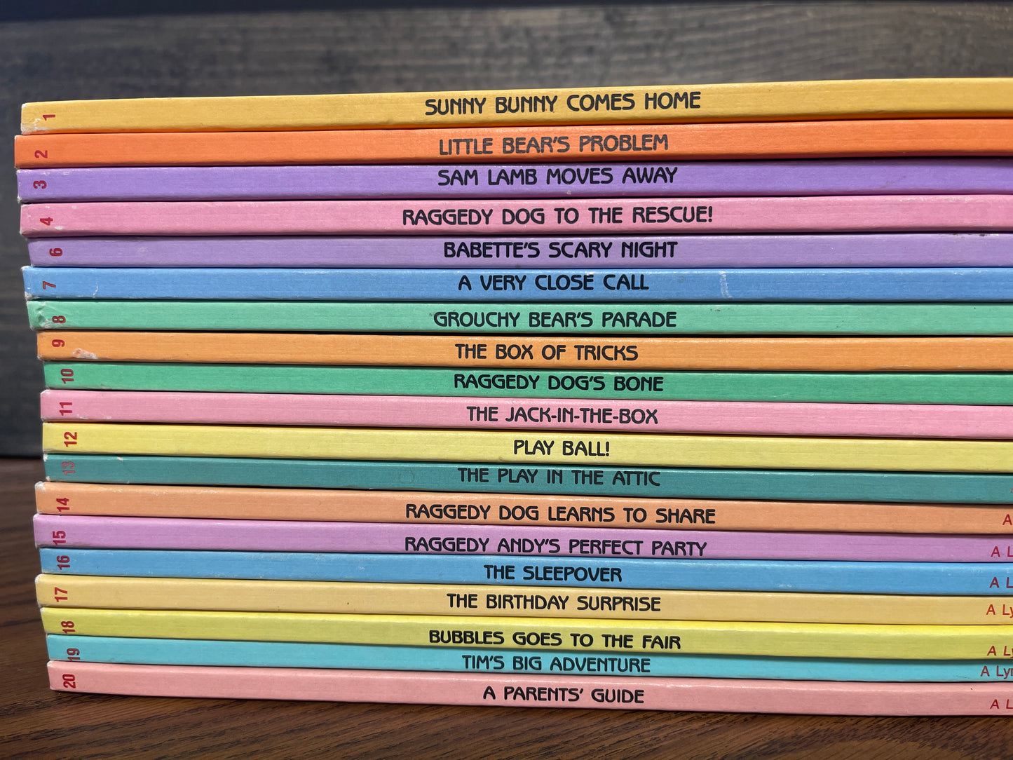 Raggedy Ann & Andy Grow-And-Learn Library with A Parent' Guide, Missing Book #5