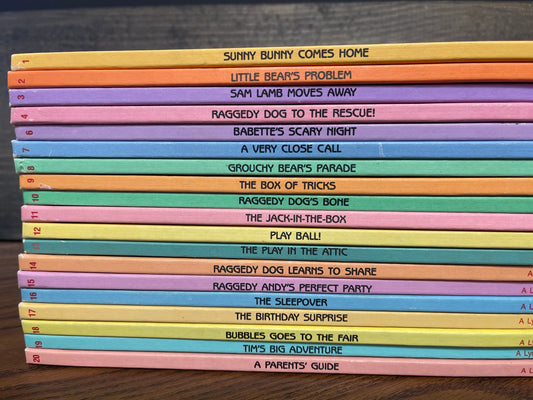 Raggedy Ann & Andy Grow-And-Learn Library with A Parent' Guide, Missing Book #5
