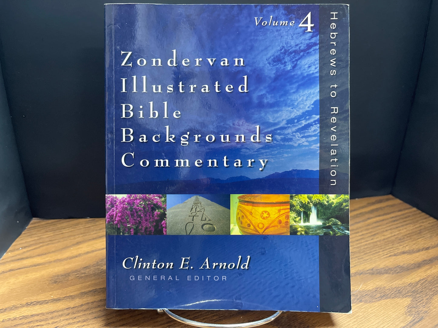 Zondervan Illustrated Bible Backgrounds Commentary volume 4 - Arnold